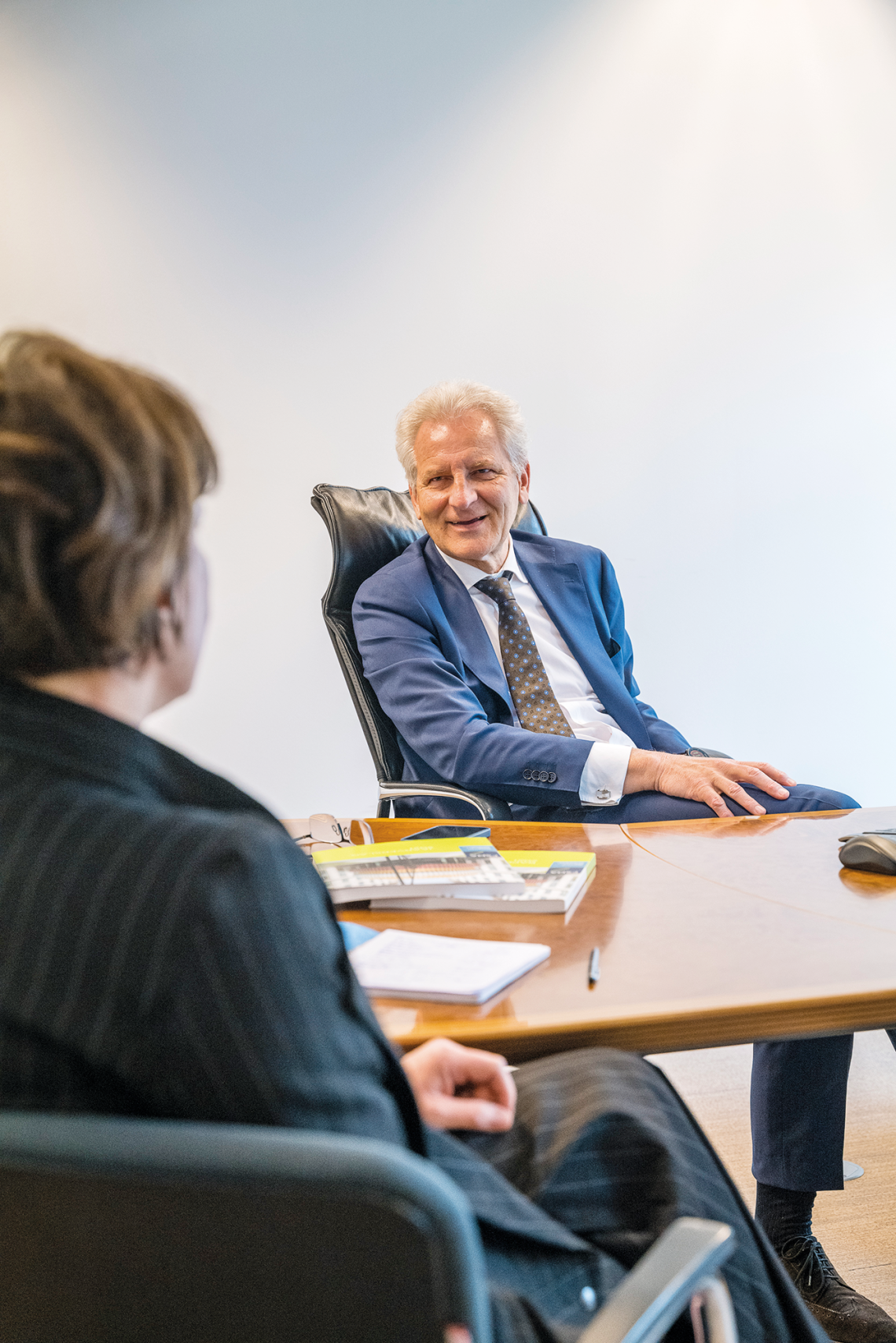 Twee FSMA-medewerkers vergaderen