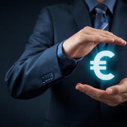 MiFID: protective hands around the euro symbol