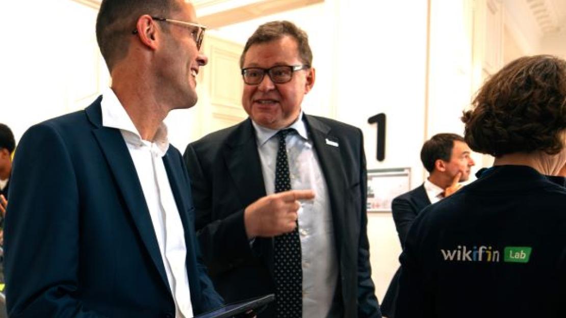 Minister Rob Beenders bezoekt het Wikifin Lab